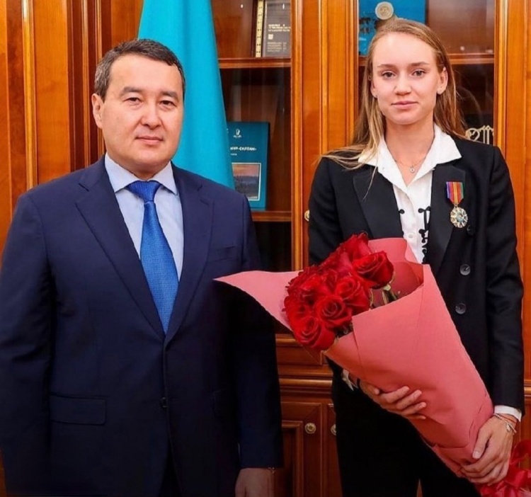 球迷们纷纷 球迷们纷纷