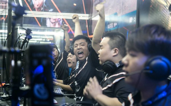 中伤退离场 中伤退离场