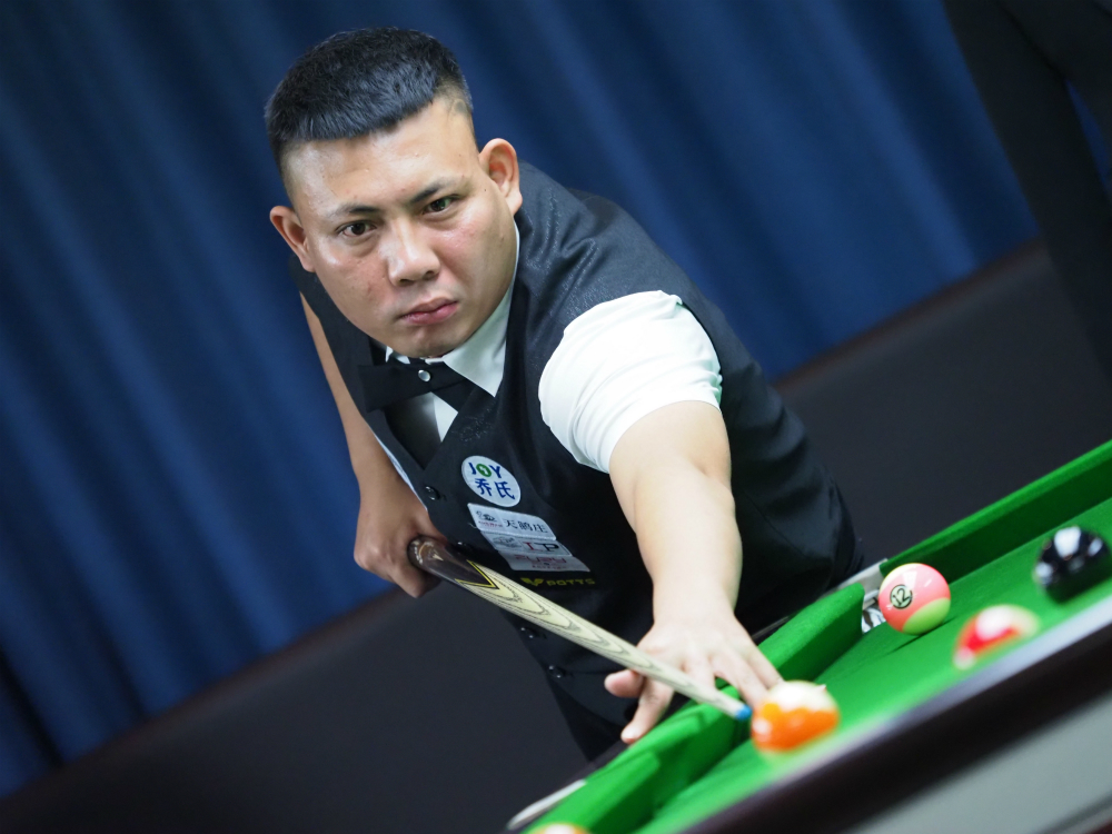 熠生輝的足 熠生輝的足